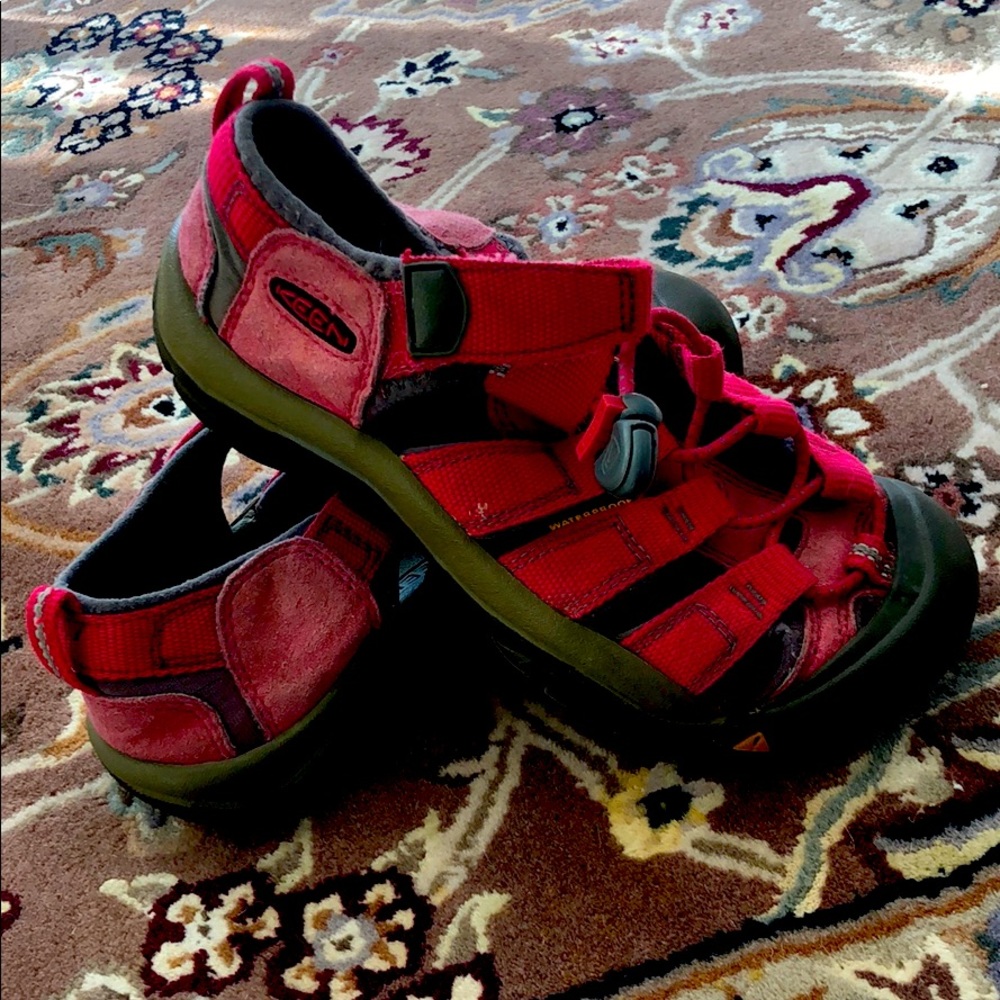Keen pink sandals